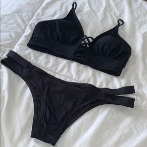 BLACK BIKINI